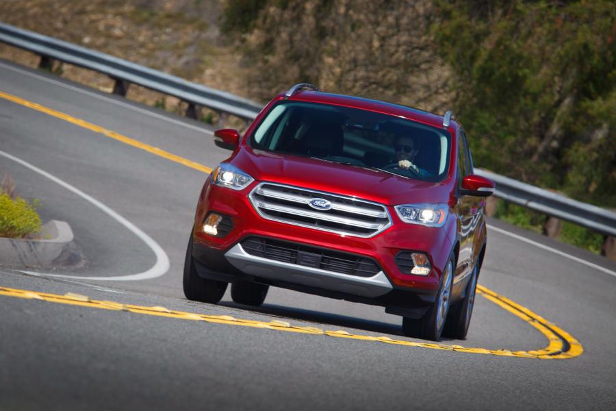  Ford Escape Titanium 2016 года  (фото 26 из 28)